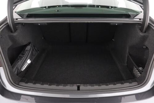 BMW 318  IA + CARPLAY + GPS + PDC + CRUISE + LEDER + ALU 