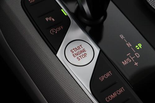 BMW 318  IA + CARPLAY + GPS + PDC + CRUISE + LEDER + ALU 