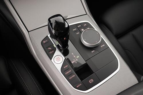 BMW 318  IA + CARPLAY + GPS + PDC + CRUISE + LEDER + ALU 