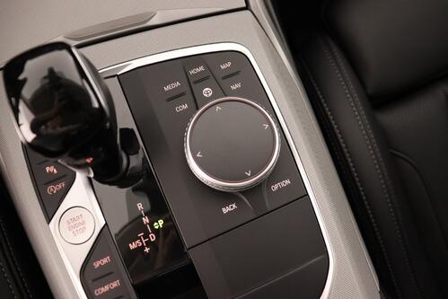 BMW 318  IA + CARPLAY + GPS + PDC + CRUISE + LEDER + ALU 