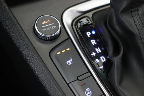 HYUNDAI Kona  PRIME 1.6i  DCT + A/T + GPS + CARPLAY + CAMERA + PDC + CRUISE + ALU 18