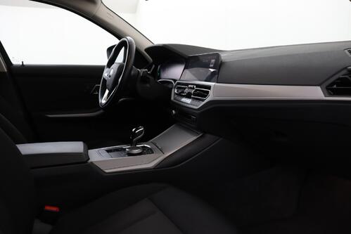 BMW 320 IA TOURING ADVANTAGE + CARPLAY + GPS + PDC + CRUISE + ALU