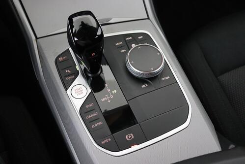 BMW 320 IA TOURING ADVANTAGE + CARPLAY + GPS + PDC + CRUISE + ALU