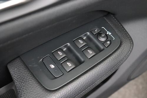 VOLVO V60 INSCRIPTION  2.0T6  GEARTRONIC PHEV + GPS + LEDER + CAMERA + PDC + CRUISE + ALU 19 + TREKHAAK 