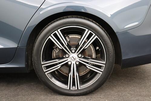 VOLVO V60 INSCRIPTION  2.0T6  GEARTRONIC PHEV + GPS + LEDER + CAMERA + PDC + CRUISE + ALU 19 + TREKHAAK 