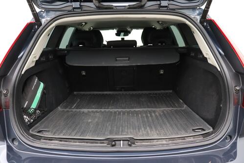 VOLVO V60 INSCRIPTION  2.0T6  GEARTRONIC PHEV + GPS + LEDER + CAMERA + PDC + CRUISE + ALU 19 + TREKHAAK 