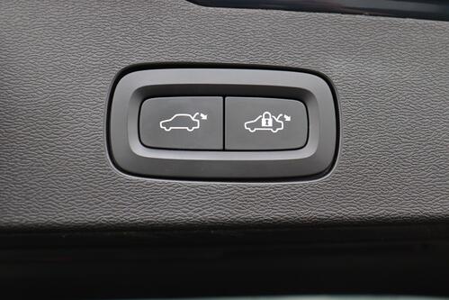 VOLVO V60 INSCRIPTION  2.0T6  GEARTRONIC PHEV + GPS + LEDER + CAMERA + PDC + CRUISE + ALU 19 + TREKHAAK 