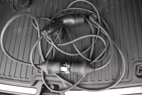 VOLVO V60 INSCRIPTION  2.0T6  GEARTRONIC PHEV + GPS + LEDER + CAMERA + PDC + CRUISE + ALU 19 + TREKHAAK 