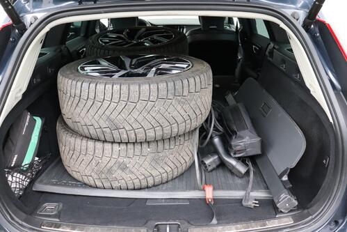 VOLVO V60 INSCRIPTION  2.0T6  GEARTRONIC PHEV + GPS + LEDER + CAMERA + PDC + CRUISE + ALU 19 + TREKHAAK 