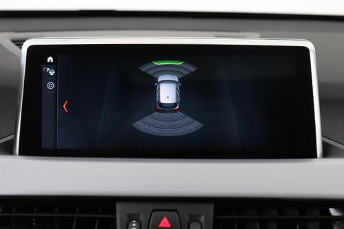 BMW X1 sDrive18d + GPS + PDC + CRUISE + PANO + LEDER + ALU 