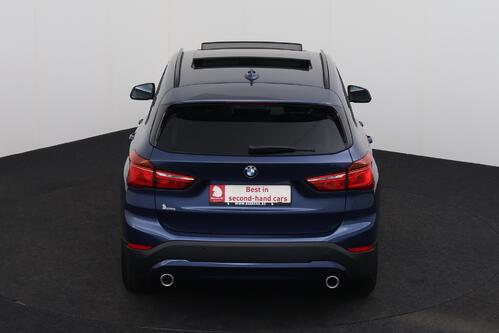 BMW X1 sDrive18d + GPS + PDC + CRUISE + PANO + LEDER + ALU 