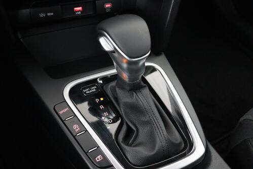 KIA Ceed SW 1.5 T-GDI 1 + CARPLAY + GPS + CAMERA + PDC + ALU