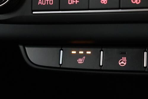 KIA Ceed SW 1.5 T-GDI 1 + CARPLAY + GPS + CAMERA + PDC + ALU