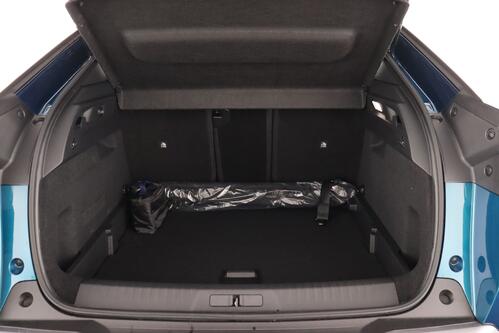 PEUGEOT 3008  ALLURE 1.2 PURETECH EAT8  HEV + A/T + GPS + CARPLAY + CAMERA + PDC + CRUISE(ACC) + ALU 19