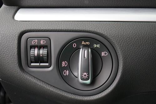 VOLKSWAGEN Sharan  1.4 TSI DSG + 7PL. + GPS + PDC + ALU + TREKHAAK