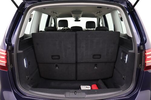 VOLKSWAGEN Sharan  1.4 TSI DSG + 7PL. + GPS + PDC + ALU + TREKHAAK