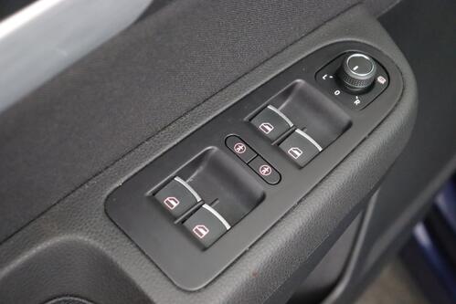 VOLKSWAGEN Sharan  1.4 TSI DSG + 7PL. + GPS + PDC + ALU + TREKHAAK