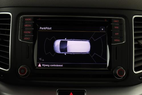 VOLKSWAGEN Sharan  1.4 TSI DSG + 7PL. + GPS + PDC + ALU + TREKHAAK
