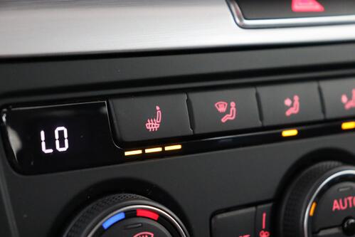 VOLKSWAGEN Sharan  1.4 TSI DSG + 7PL. + GPS + PDC + ALU + TREKHAAK