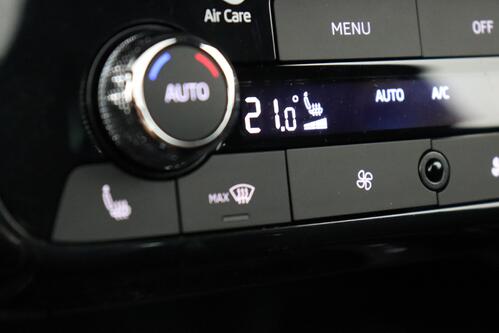 SKODA Kamiq MONTE CARLO 1.0 TSI DSG + CARPLAY + CAMERA + PDC + PANO DAK + ALU 17