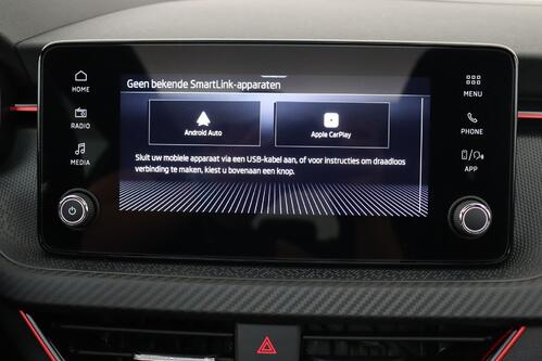SKODA Kamiq MONTE CARLO 1.0 TSI DSG + CARPLAY + CAMERA + PDC + PANO DAK + ALU 17