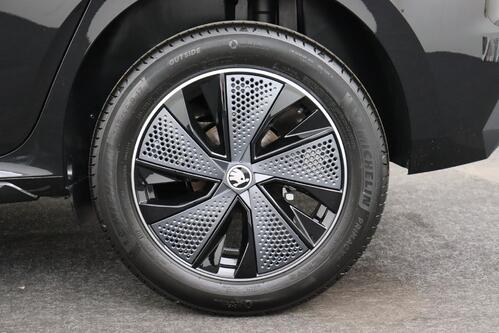 SKODA Kamiq MONTE CARLO 1.0 TSI DSG + CARPLAY + CAMERA + PDC + PANO DAK + ALU 17