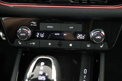 SKODA Kamiq MONTE CARLO 1.0 TSI DSG + CARPLAY + CAMERA + PDC + PANO DAK + ALU 17