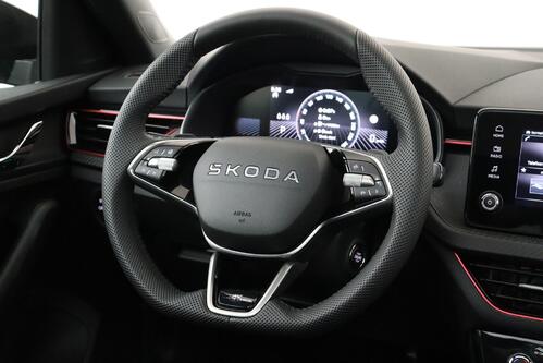 SKODA Kamiq MONTE CARLO 1.0 TSI DSG + CARPLAY + CAMERA + PDC + PANO DAK + ALU 17