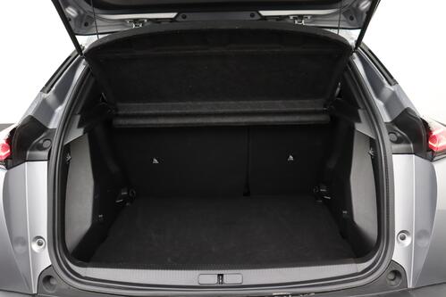 PEUGEOT 2008 Allure 1.2 PureTech EAT8 + A/T + GPS + CARPLAY + HALF/LEDER + CAMERA + PDC + CRUISE + ALU