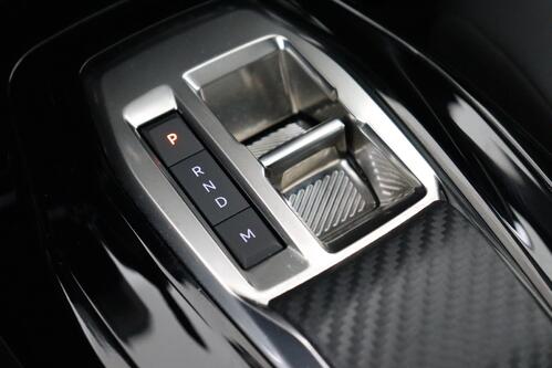 PEUGEOT 2008 Allure 1.2 PureTech EAT8 + A/T + GPS + CARPLAY + HALF/LEDER + CAMERA + PDC + CRUISE + ALU