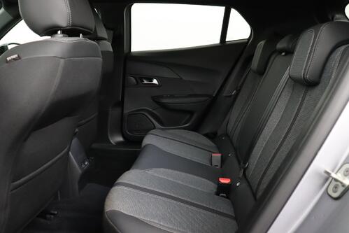 PEUGEOT 2008 Allure 1.2 PureTech EAT8 + A/T + GPS + CARPLAY + HALF/LEDER + CAMERA + PDC + CRUISE + ALU