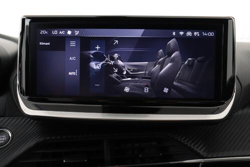 PEUGEOT 2008 Allure 1.2 PureTech EAT8 + A/T + GPS + CARPLAY + HALF/LEDER + CAMERA + PDC + CRUISE + ALU