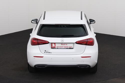 MERCEDES-BENZ A  250 e iA PROGRESSIVE DCT  + GPS + CAMERA + PDC + HALF-LEDER + ALU 