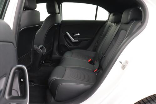 MERCEDES-BENZ A  250 e iA PROGRESSIVE DCT  + GPS + CAMERA + PDC + HALF-LEDER + ALU 