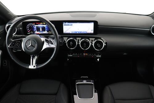 MERCEDES-BENZ A  250 e iA PROGRESSIVE DCT  + GPS + CAMERA + PDC + HALF-LEDER + ALU 