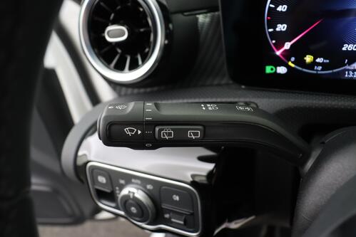 MERCEDES-BENZ A  250 e iA PROGRESSIVE DCT  + GPS + CAMERA + PDC + HALF-LEDER + ALU 