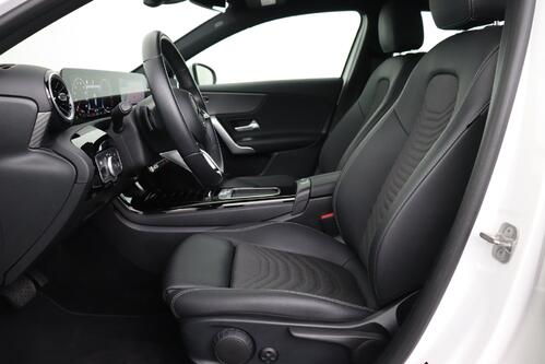 MERCEDES-BENZ A  250 e iA PROGRESSIVE DCT  + GPS + CAMERA + PDC + HALF-LEDER + ALU 