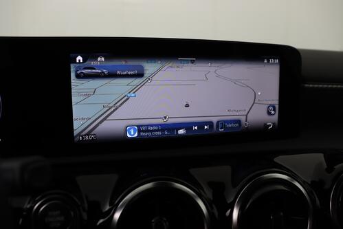 MERCEDES-BENZ A  250 e iA PROGRESSIVE DCT  + GPS + CAMERA + PDC + HALF-LEDER + ALU 