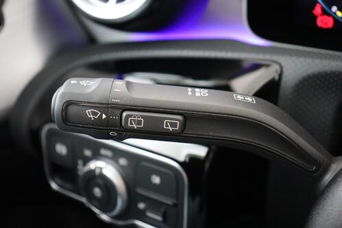 MERCEDES-BENZ A 220 iA AMG LINE + CAMERA + GPS + PDC + CRUISE (ACC) + PANO + LEDER 