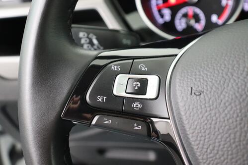 VOLKSWAGEN Touran 1.5 TSI DSG7 + 7PL. + CARPLAY + CAMERA + PDC