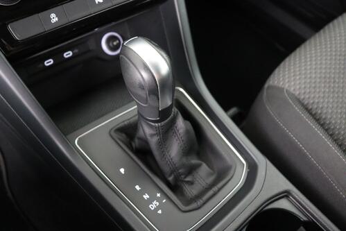 VOLKSWAGEN Touran 1.5 TSI DSG7 + 7PL. + CARPLAY + CAMERA + PDC