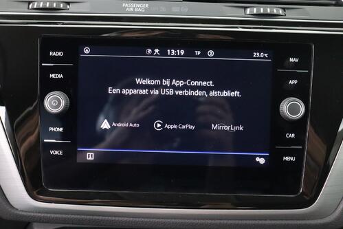 VOLKSWAGEN Touran 1.5 TSI DSG7 + 7PL. + CARPLAY + CAMERA + PDC