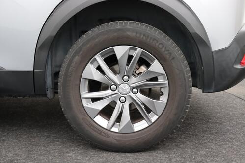 PEUGEOT 2008  1.2 PURETECH + CARPLAY + GPS + CAMERA + PDC + CRUISE + ALU 