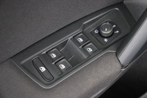 VOLKSWAGEN Tiguan  2.0 TDI DSG + GPS + PDC + CRUISE + ALU