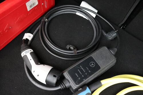 MERCEDES-BENZ A  250 e PROGRESSIVE LINE iA + GPS + LEDER + CAMERA + PDC + CRUISE(ACC) + OPEN DAK + ALU 17 + TREKHAAK 