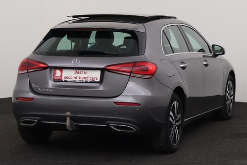MERCEDES-BENZ A  250 e PROGRESSIVE LINE iA + GPS + LEDER + CAMERA + PDC + CRUISE(ACC) + OPEN DAK + ALU 17 + TREKHAAK 