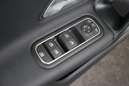 MERCEDES-BENZ A 200  BUSINESS SOLUTION  DA + GPS + CAMERA + HALF/LEDER + PDC + CRUISE + ALU