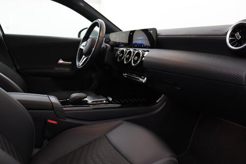 MERCEDES-BENZ A 200  BUSINESS SOLUTION  DA + GPS + CAMERA + HALF/LEDER + PDC + CRUISE + ALU