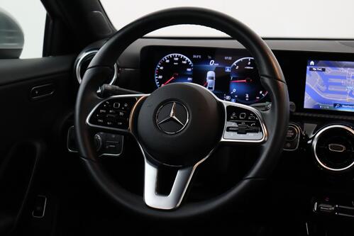 MERCEDES-BENZ A 200  BUSINESS SOLUTION  DA + GPS + CAMERA + HALF/LEDER + PDC + CRUISE + ALU