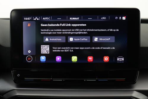 SEAT Leon FR SPORTSTOURER 2.0TDI  DSG + GPS + CARPLAY + CAMERA + PDC + CRUISE + ALU